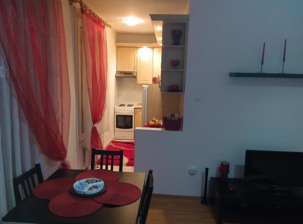 Debrecenter Apartman Exterior photo